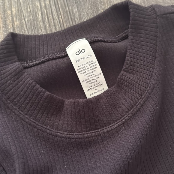 ALO Yoga Black Ribbed Tank Top - Picture 3 of 5